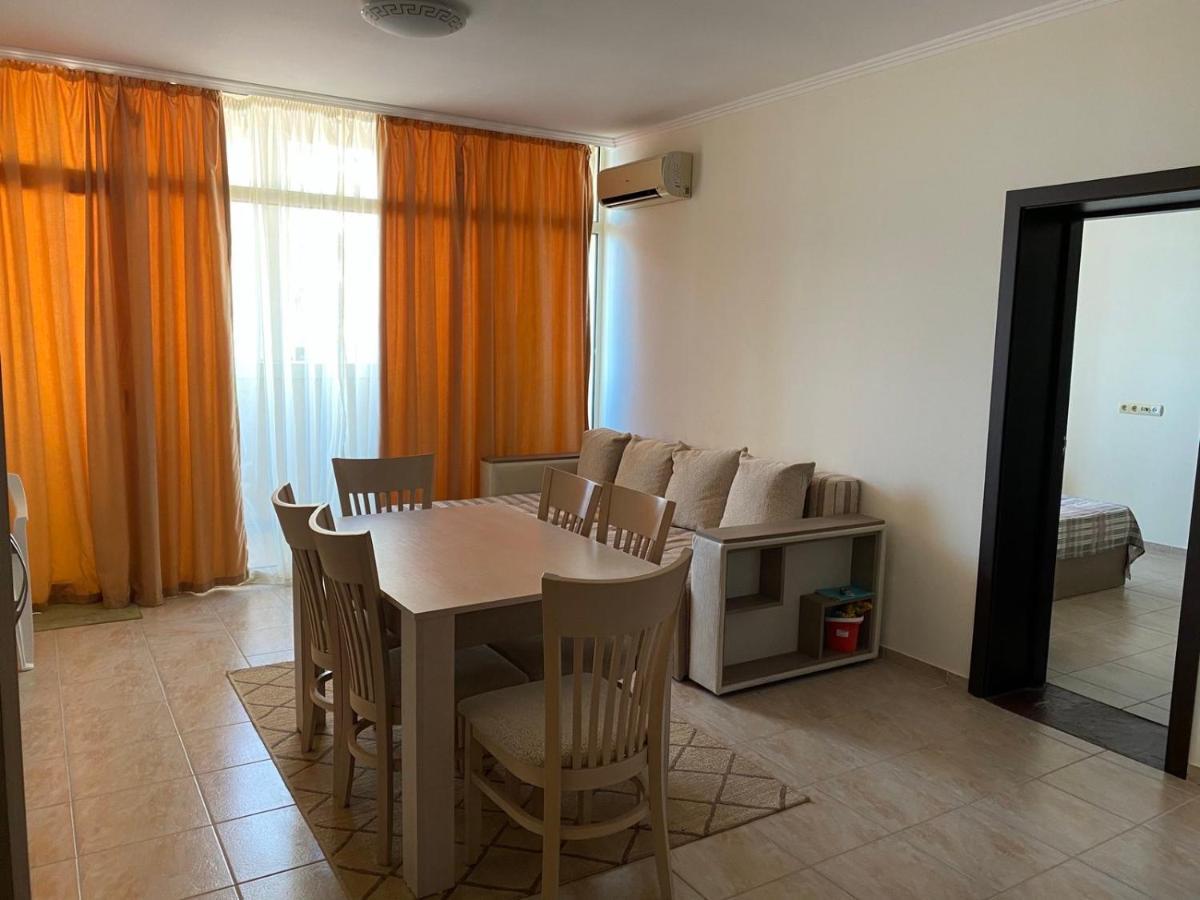 אלניטה Andalusia Apartments מראה חיצוני תמונה