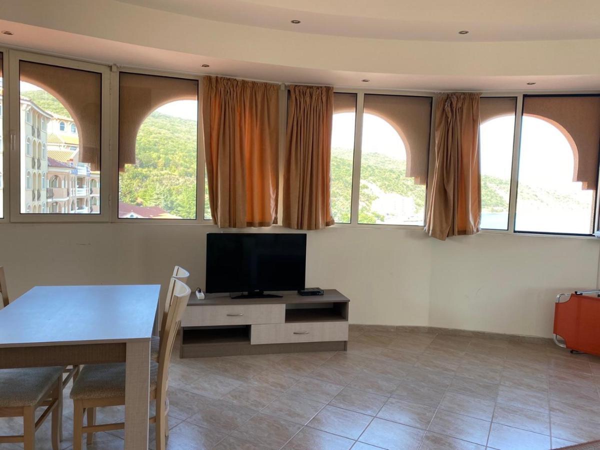 אלניטה Andalusia Apartments מראה חיצוני תמונה