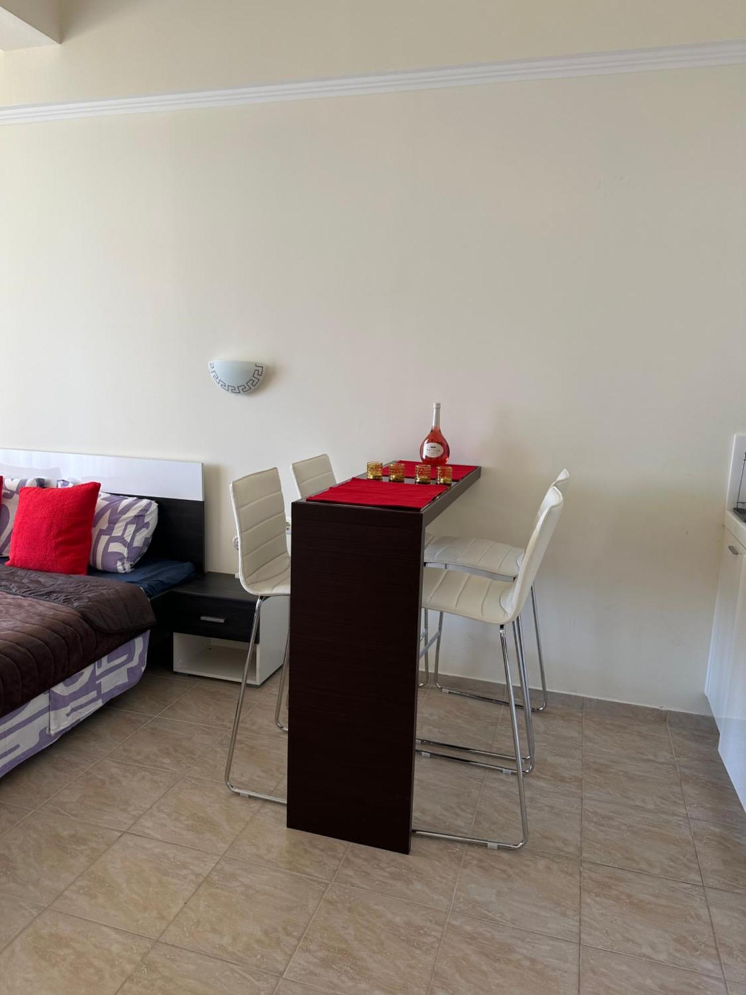אלניטה Andalusia Apartments מראה חיצוני תמונה