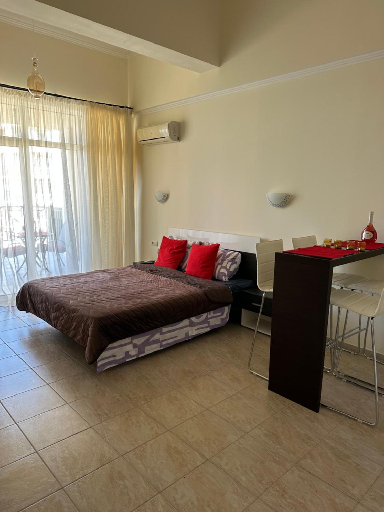 אלניטה Andalusia Apartments מראה חיצוני תמונה