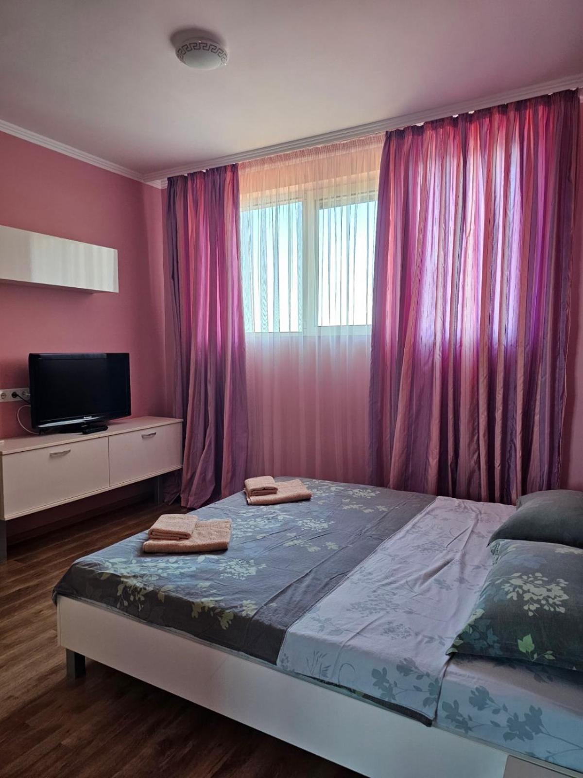 אלניטה Andalusia Apartments מראה חיצוני תמונה