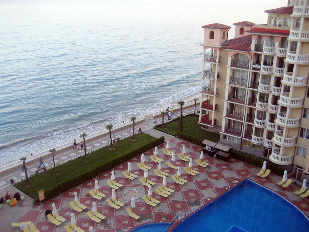 אלניטה Andalusia Apartments מראה חיצוני תמונה