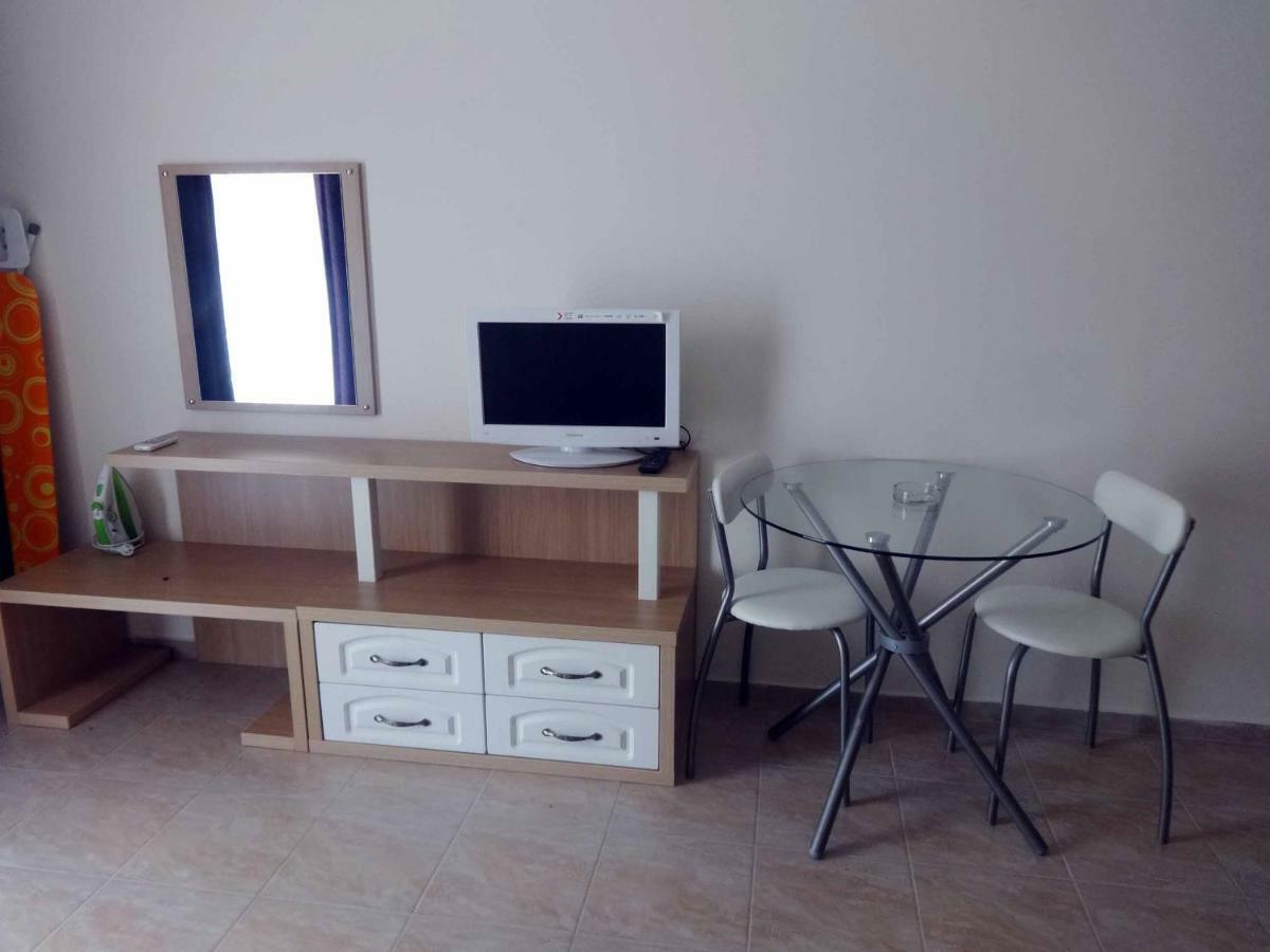 אלניטה Andalusia Apartments מראה חיצוני תמונה