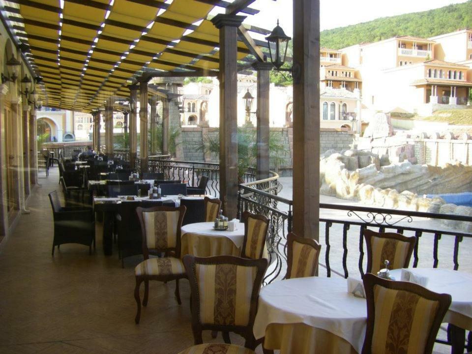 אלניטה Andalusia Apartments מראה חיצוני תמונה