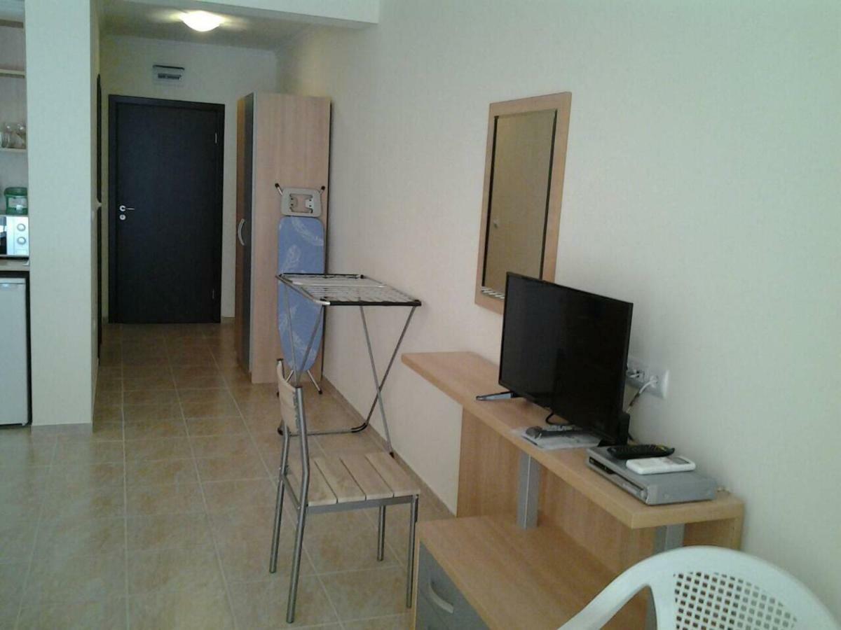 אלניטה Andalusia Apartments מראה חיצוני תמונה