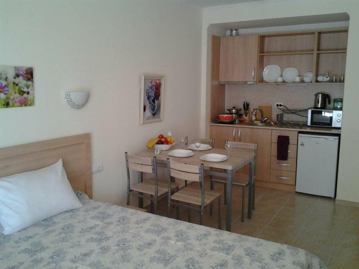 אלניטה Andalusia Apartments מראה חיצוני תמונה
